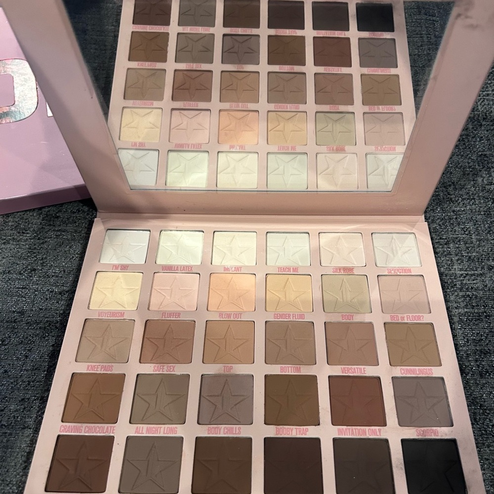 Jeffree Star Orgy Artistry Eyeshadow Palette